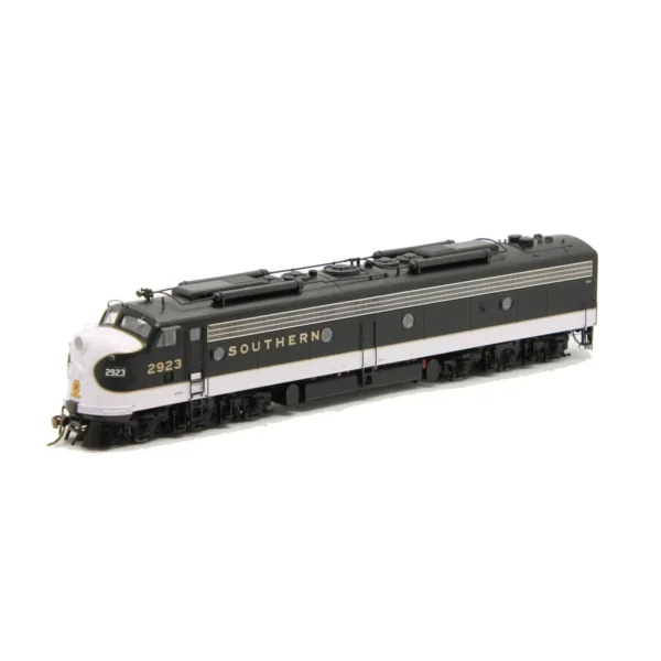 Rapido HO E8A Southern "Tuxedo" w/ DCC & Sound